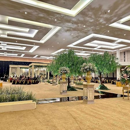 Hotel Santika Mega City Bekasi Dış mekan fotoğraf
